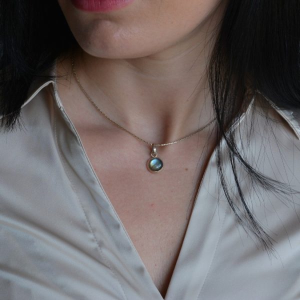 Κολιέ από ασήμι 925 με ημιπολύτιμη πέτρα Λαμπραδορίτη. Amaryllis Labradorite-mk-jewels