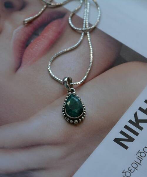 Κολιέ από Ασήμι 925 με Σμαράγδι. Selene Emerald-mk-jewels