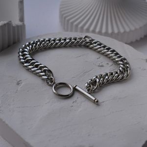 Stainless steel bracelet with decorative clasp. Patricia mk-jewels