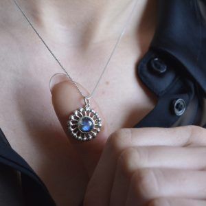 Sterling silver necklace with semi-precious stone Aelia Labradorite mk-jewels