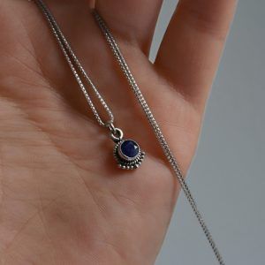 Κολιέ από Ασήμι 925 με ημιπολύτιμη πέτρα Ζαφείρι Lily Sapphire mk-jewels