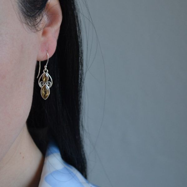 Σκουλαρίκια Ασημένια 925 γαντζάκι με νύχι ημιπολύτιμες πέτρες Κιτρίνης-Arwen Citrine-mk-jewels
