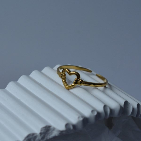Δαχτυλίδι με καρδιά από Ανοξείδωτο Ατσάλι-Love me Gold -mk-jewels