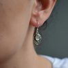 Σκουλαρίκια από Ασήμι 925 με οβάλ ημιπολύτιμες πέτρες Λαμπραδορίτη-Bella Labradotite-mk-jewels