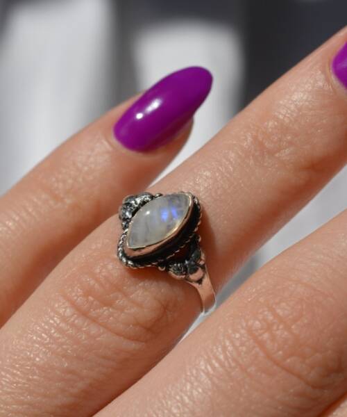 Δαχτυλίδι από Ασήμι 925 με ημιπολύτιμη πέτρα Φεγγαρόπετρα-Rebecca Moonstone-mk-jewels