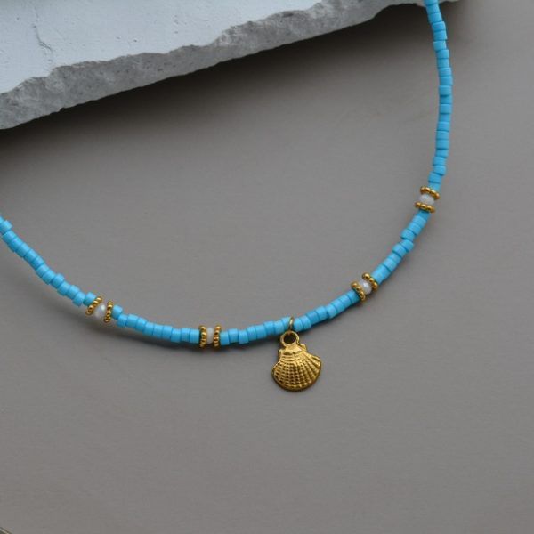 Κολιέ με γαλάζιες χάντρες και κοχύλι-Sunlit Shell-mk-jewels