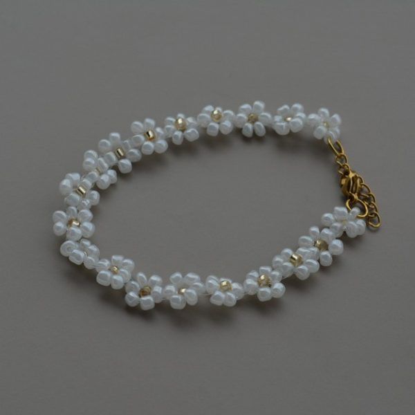 Χειροποίητο Βραχιόλι με λουλούδια από λευκές και χρυσές χάντρες-Blossom White-mk-jewels