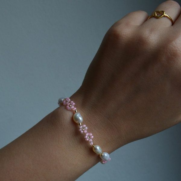 Χειροποίητο Βραχιόλι με λουλούδια από ροζ χάντρες και μαργαριτάρια-Blossom Pearl-mk-jewels