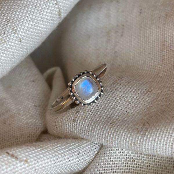 Ring of Silver 925 with Square semi-precious stone Moonstone-Wendy moonstone-mkjewels