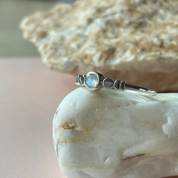 Ring of Silver 925 with semi-precious stone Moonstone-Sailor moonstone-mkjewels